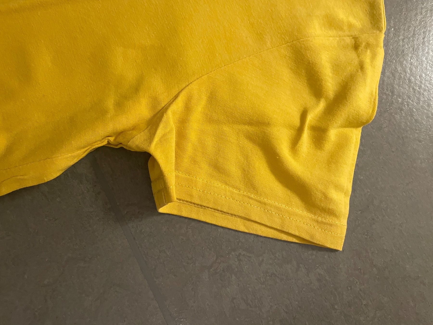 Guess Camicie, T-shirt & Polo: Guess T-shirt – Usato da Zürich venduto da Ivona3 2