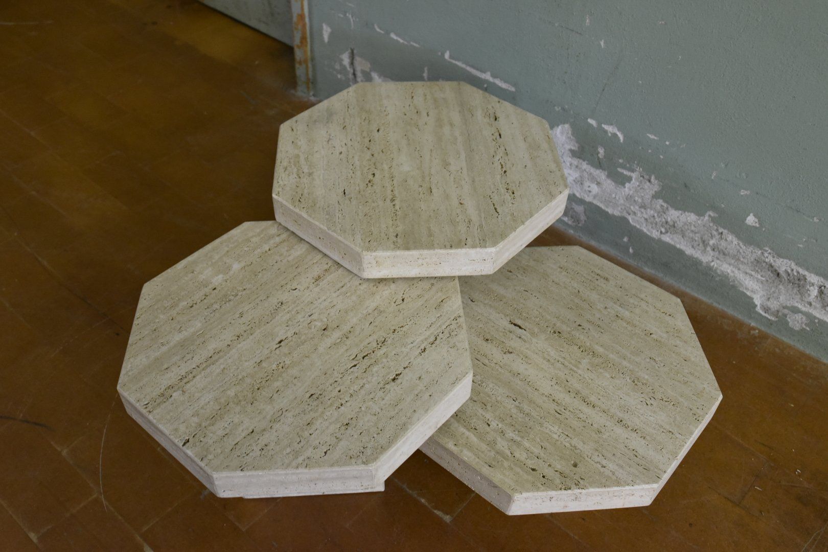 Tavoli: Designer Couchtische aus Travertin – Usato da Lichtensteig venduto da UsedIN 5