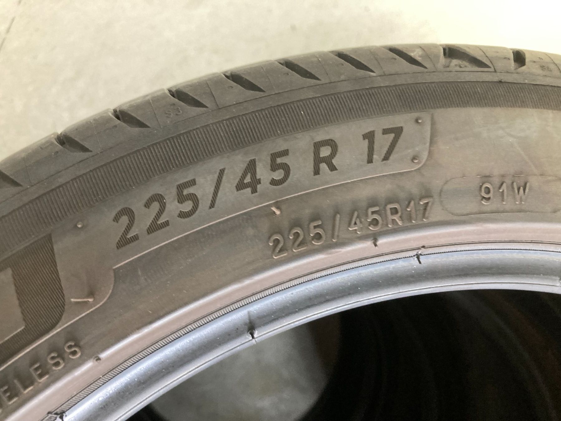 Michelin Pneus & Kompletträder: 225/45R17 Sommerpneu Michelin – Gebraucht aus Cham von WB2223 2