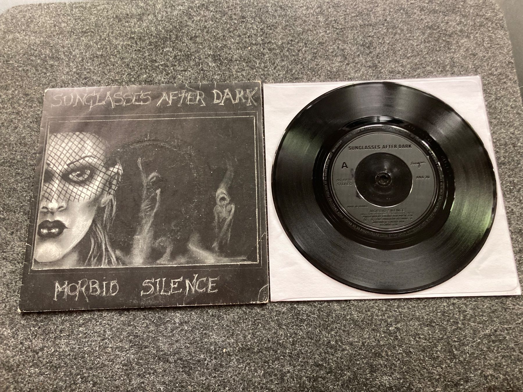 Dischi in vinile: Sunglasses After Dark - Morbid Silence – Usato da Fribourg venduto da Karushi