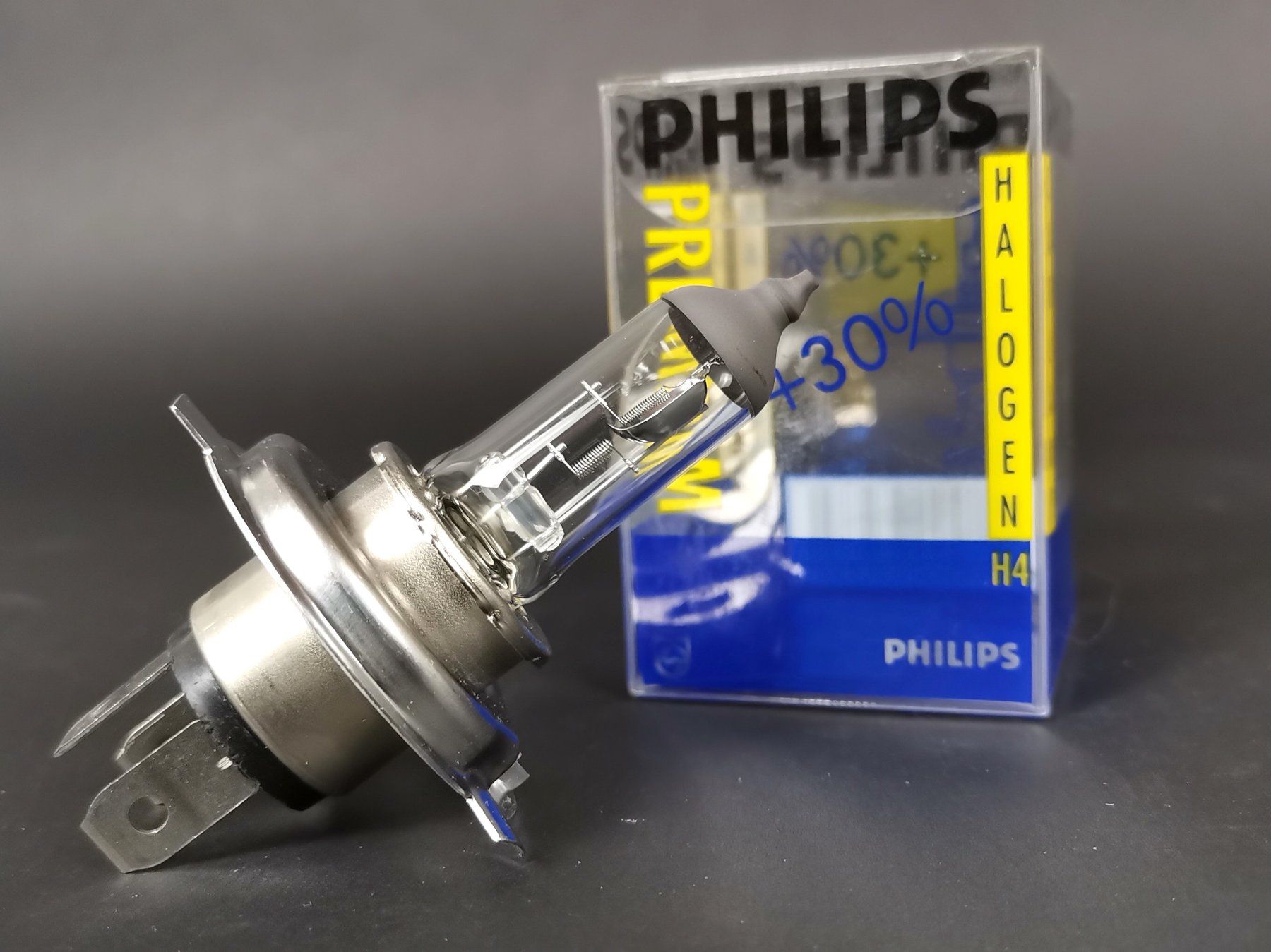 Philips Tutti pezzi di ricambio auto: PHILIPS Scheinwerflampe H4 Birne Premium – Usato da Schaffhausen venduto da Restwert_SH