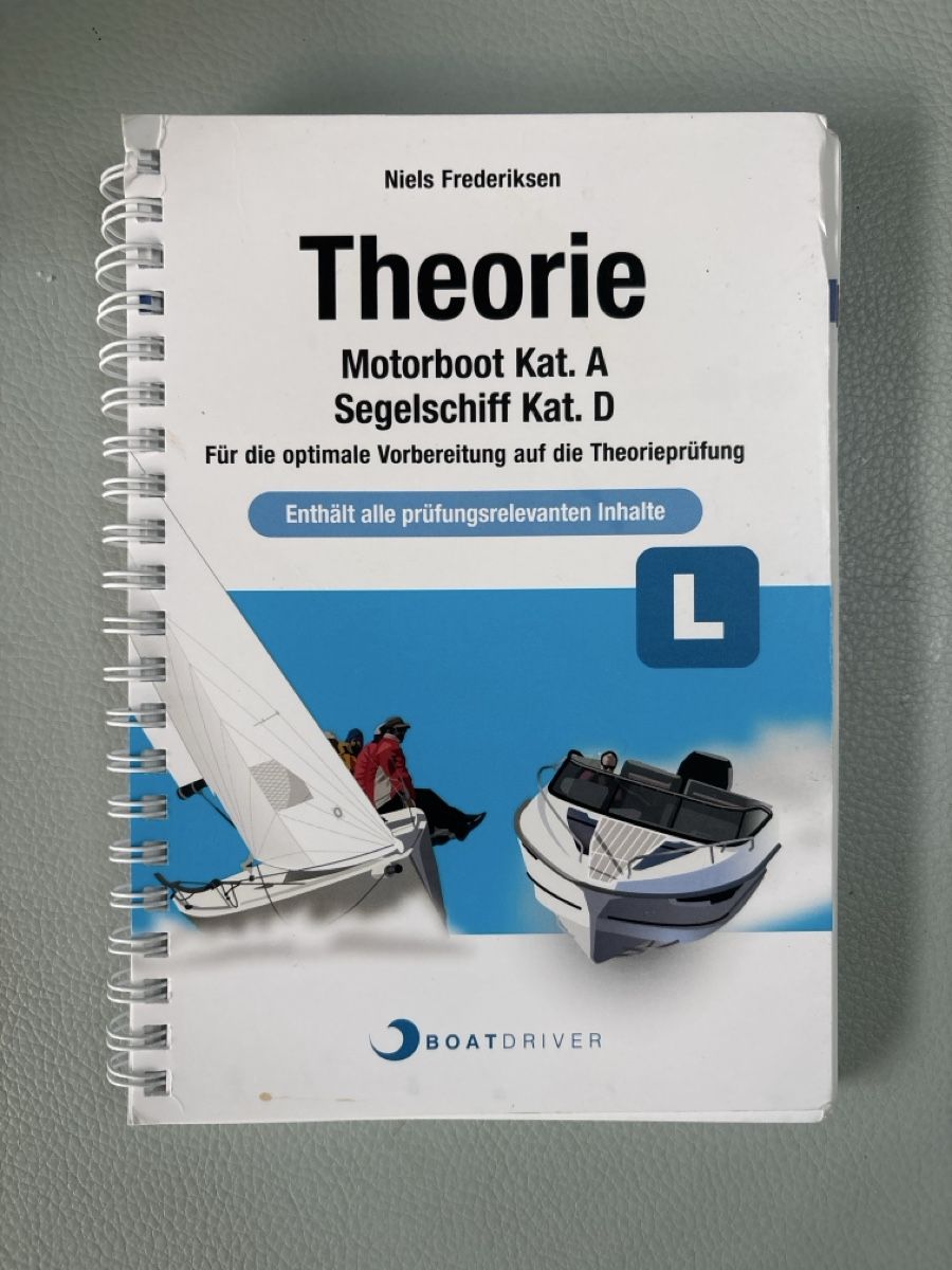Bücher: Theorie Motorboot Kat. A Segelschiff Kat. D Buch 2025 – Gebraucht aus Basel von cantino