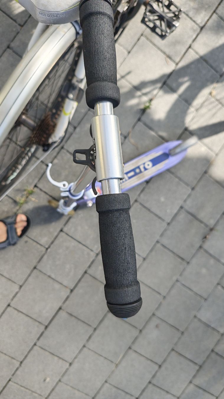 Micro Kickboard: Micro Roller - Scooter lila mit Gebrauchsspuren – Usato da Wetzikon ZH venduto da ybu_5wvm