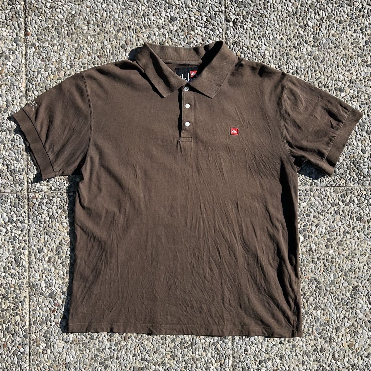 Quiksilver T-shirts: QuickSilver brown t-shirt  – D'occasion à brent par fukusapes