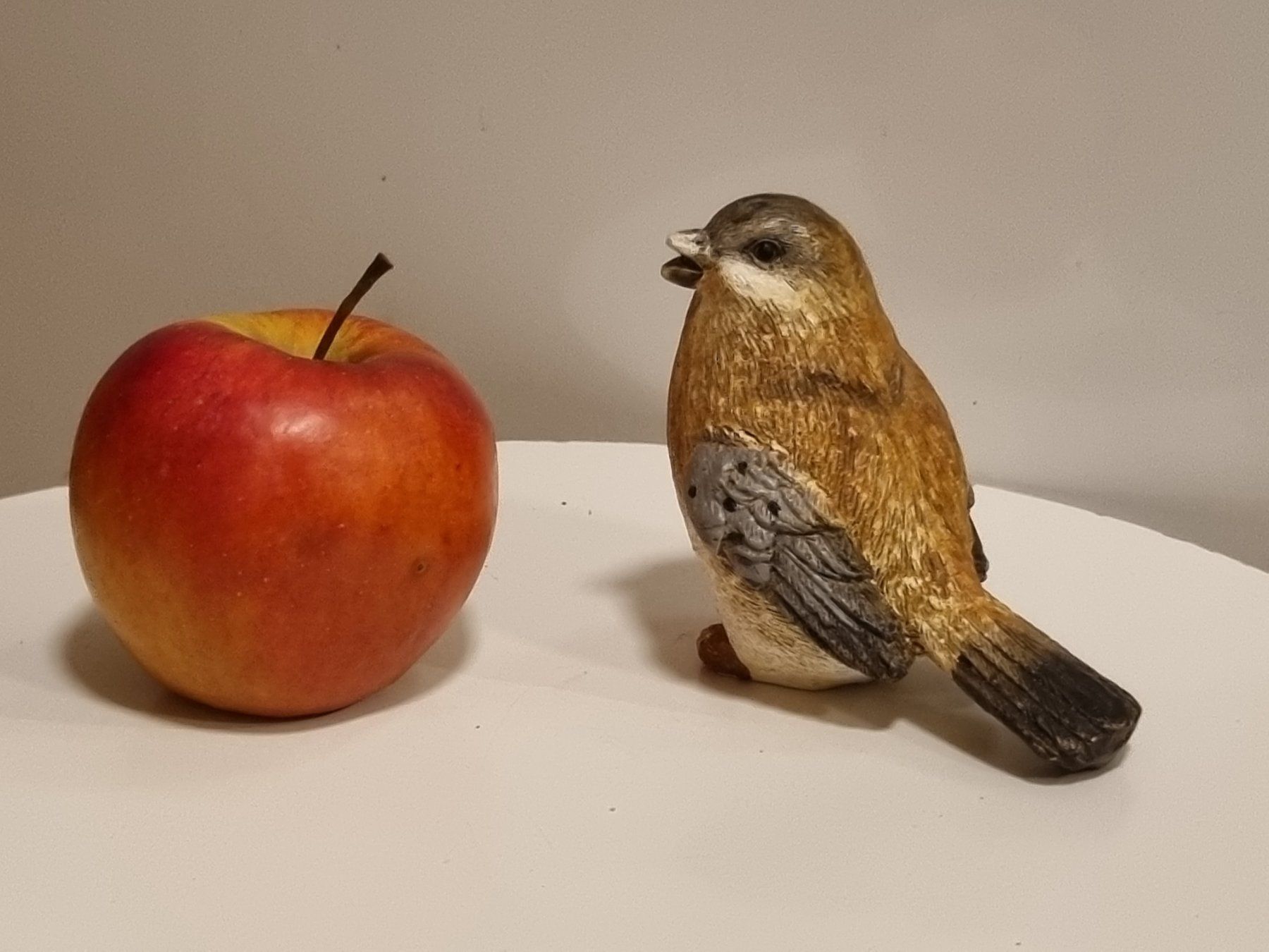 Alle Dekorationen: Deko Vogel Figur handbemalt – Gebraucht aus Scharnachtal von devin03