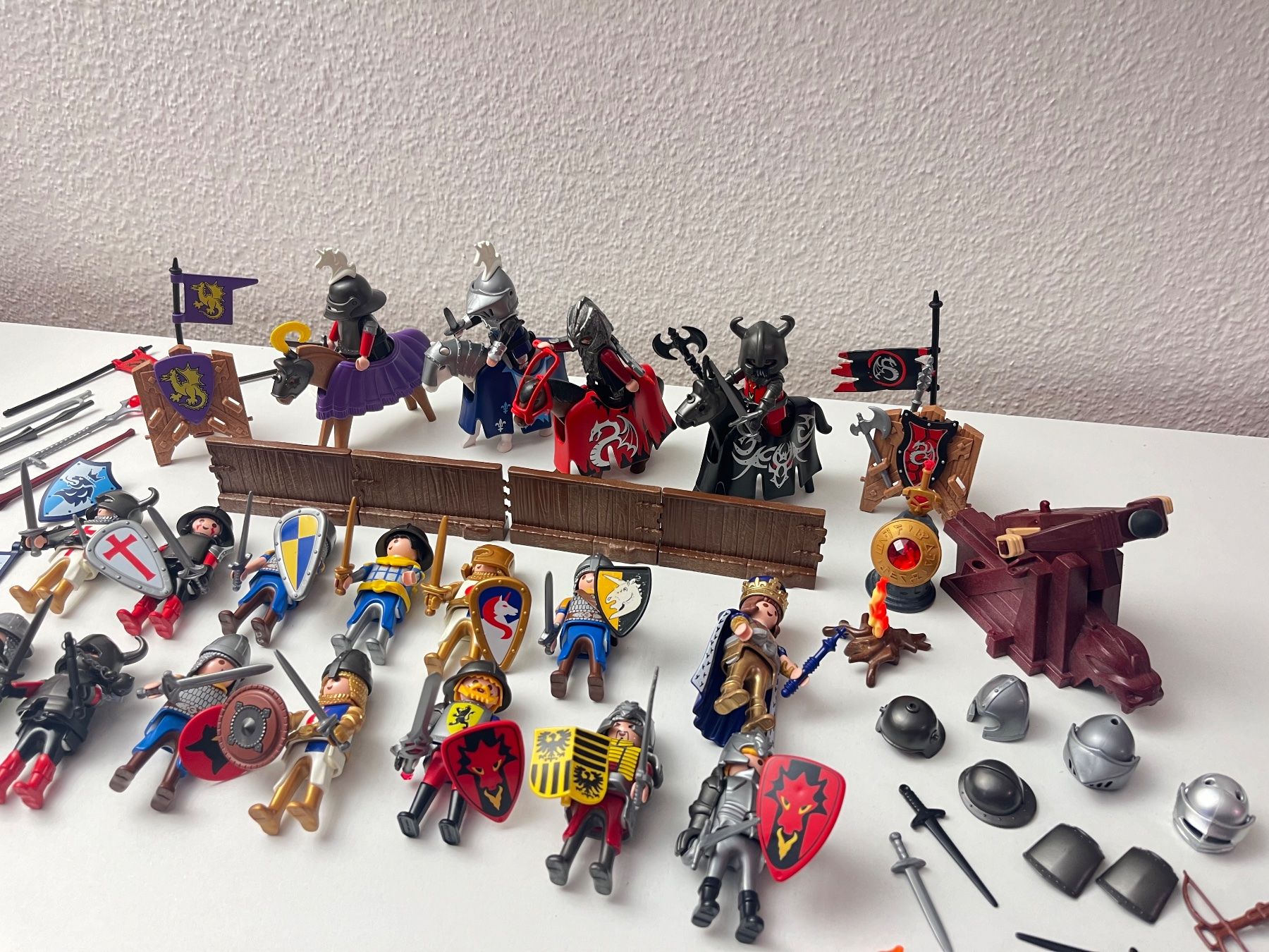 Playmobil Spielzeuge: Playmobil Ritter Figuren – Gebraucht aus Allschwil von  4