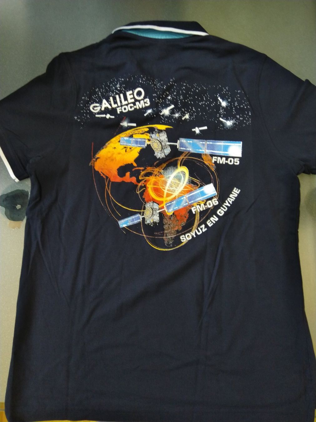 Magliette Polo: Launchteamshirt von Sojus Flug VS12 – Nuovo (secondo la descrizione) da Lützelflüh-Goldbach venduto da Su37 1