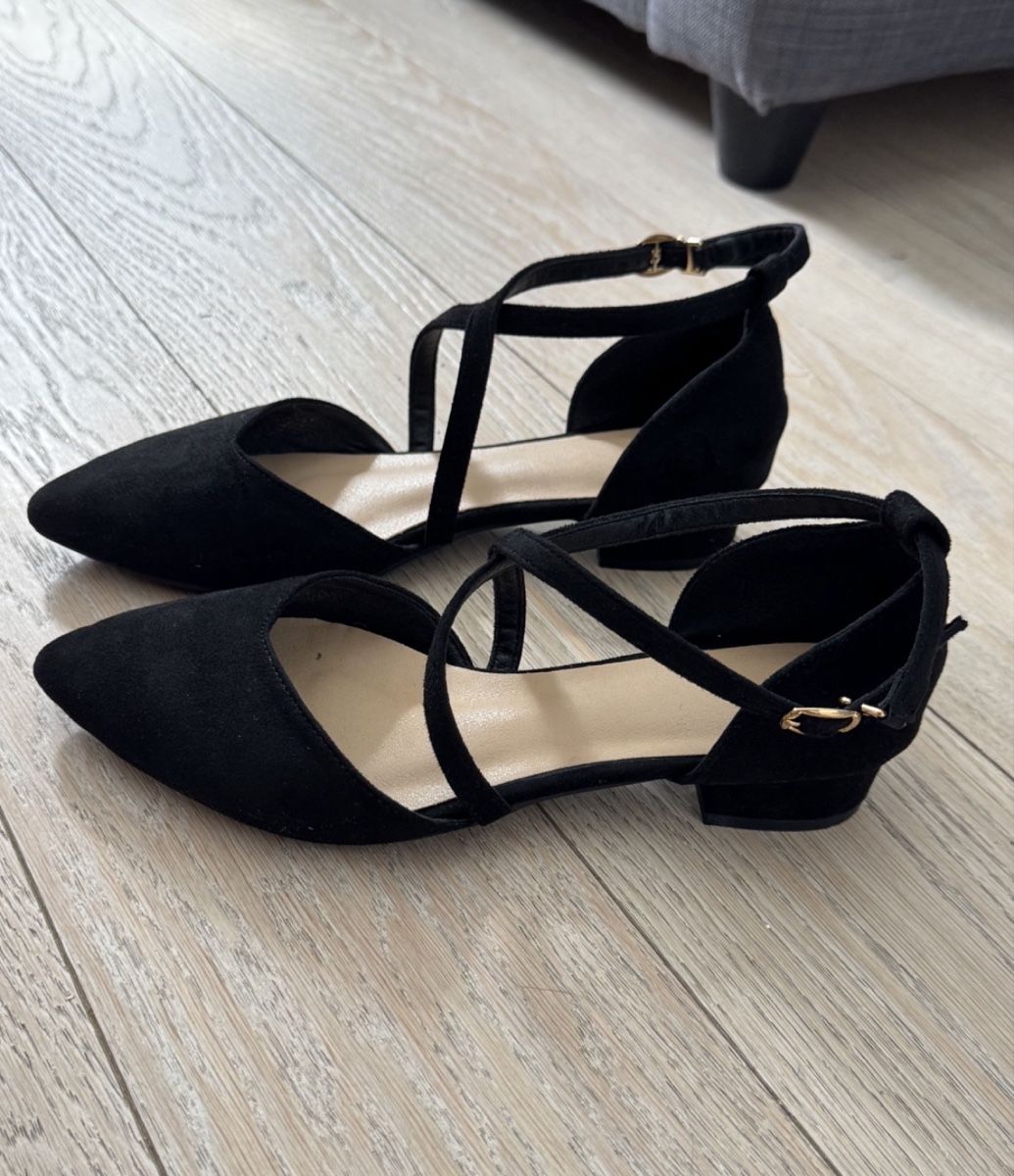 Scarpe da donna: Low-heel shoes with straps – Nuovo e nell'imballaggio originale da Genève venduto da chk_h2dy