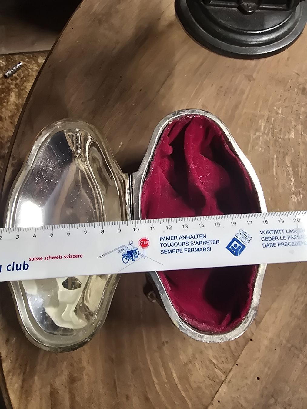 Barattoli: Schmuckdose versilbert mit Relief ovaler Zustand gebraucht – Usato da Menzberg venduto da Simca85 1