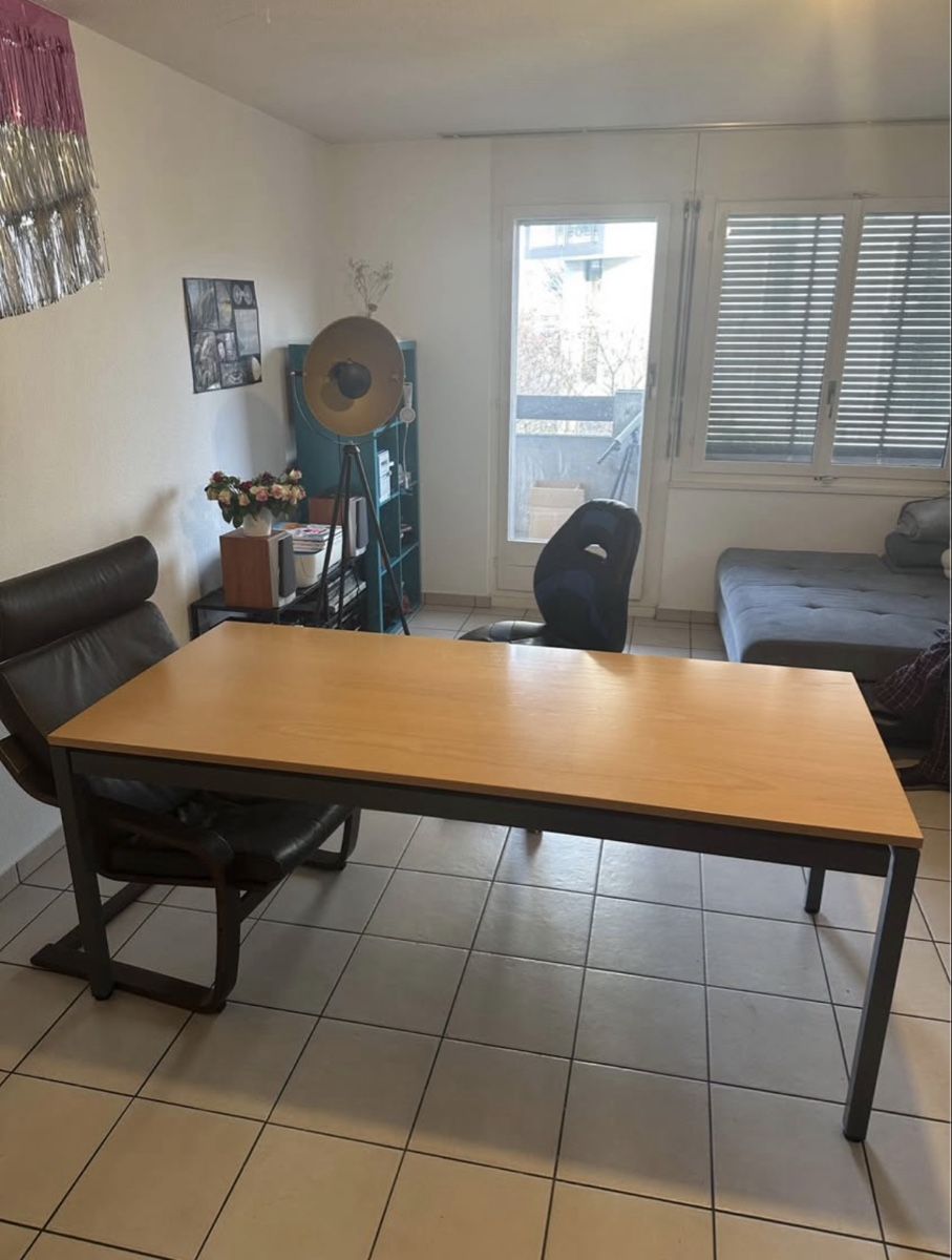 Lista Tische: Bürotisch Holznachbildung Metallfuss – Gebraucht aus Biel/Bienne von den_6lsr 1