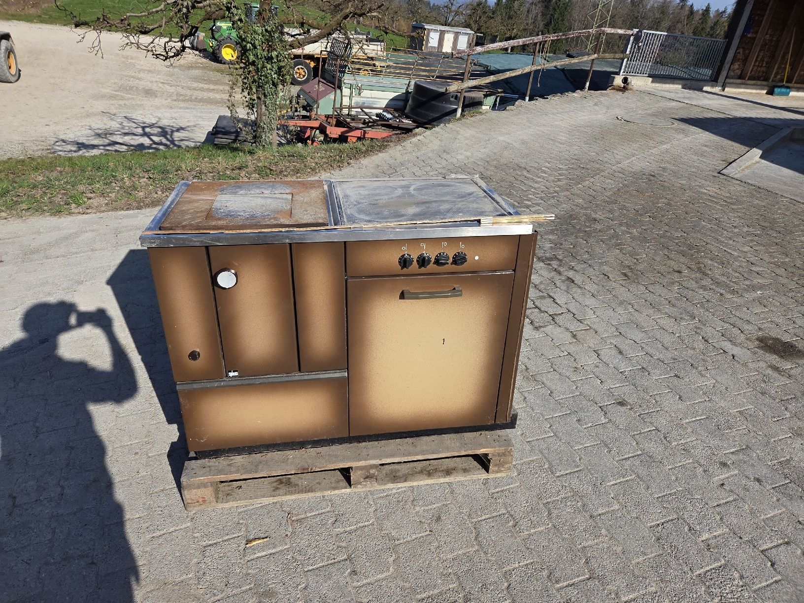 Cucine: Tiba Herd, Ofen, Glaskeramik – Usato da Maur venduto da Tscharina