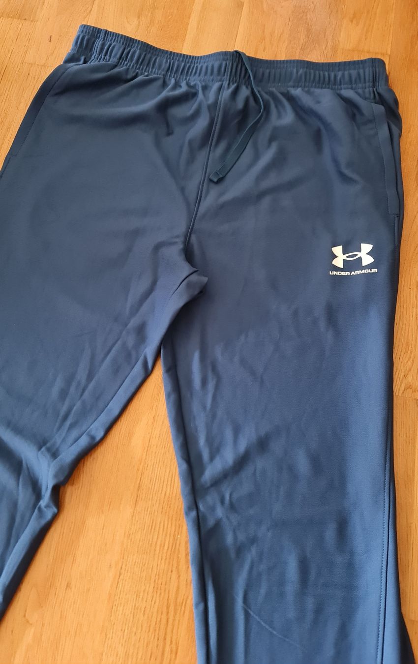 Under Armour Pantalons: UNDER ARMOUR TRAININGHOSE / L – Neuf (Voir description) à kloten par Dralion73 1