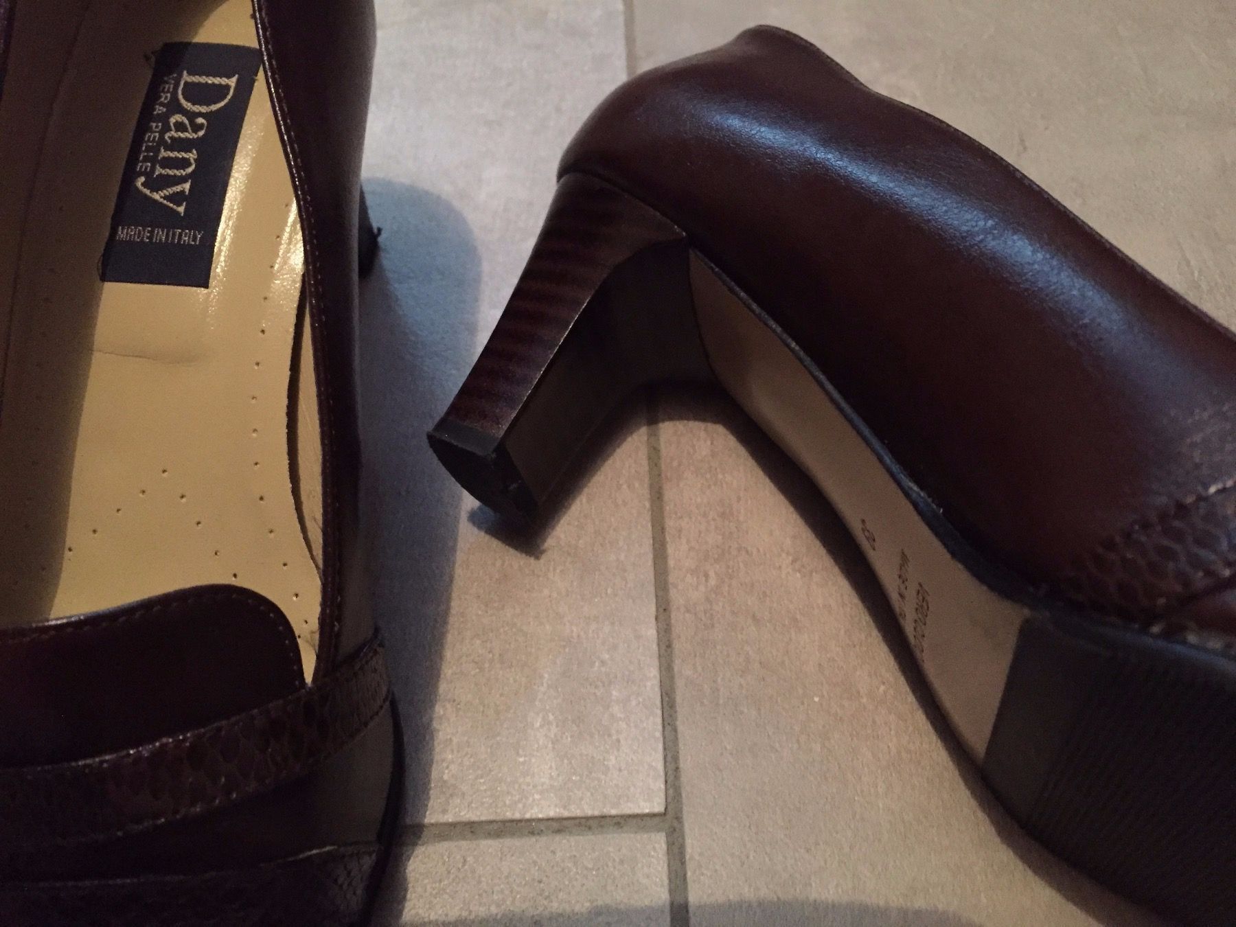Scarpe da donna: scarpe – Usato da Bellinzona venduto da dan_dk5g 1