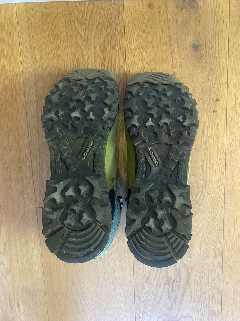 Herrenschuhe: Wanderschuhe Lowa Grösse 44 – Gebraucht aus Ins von ret_56g2 2