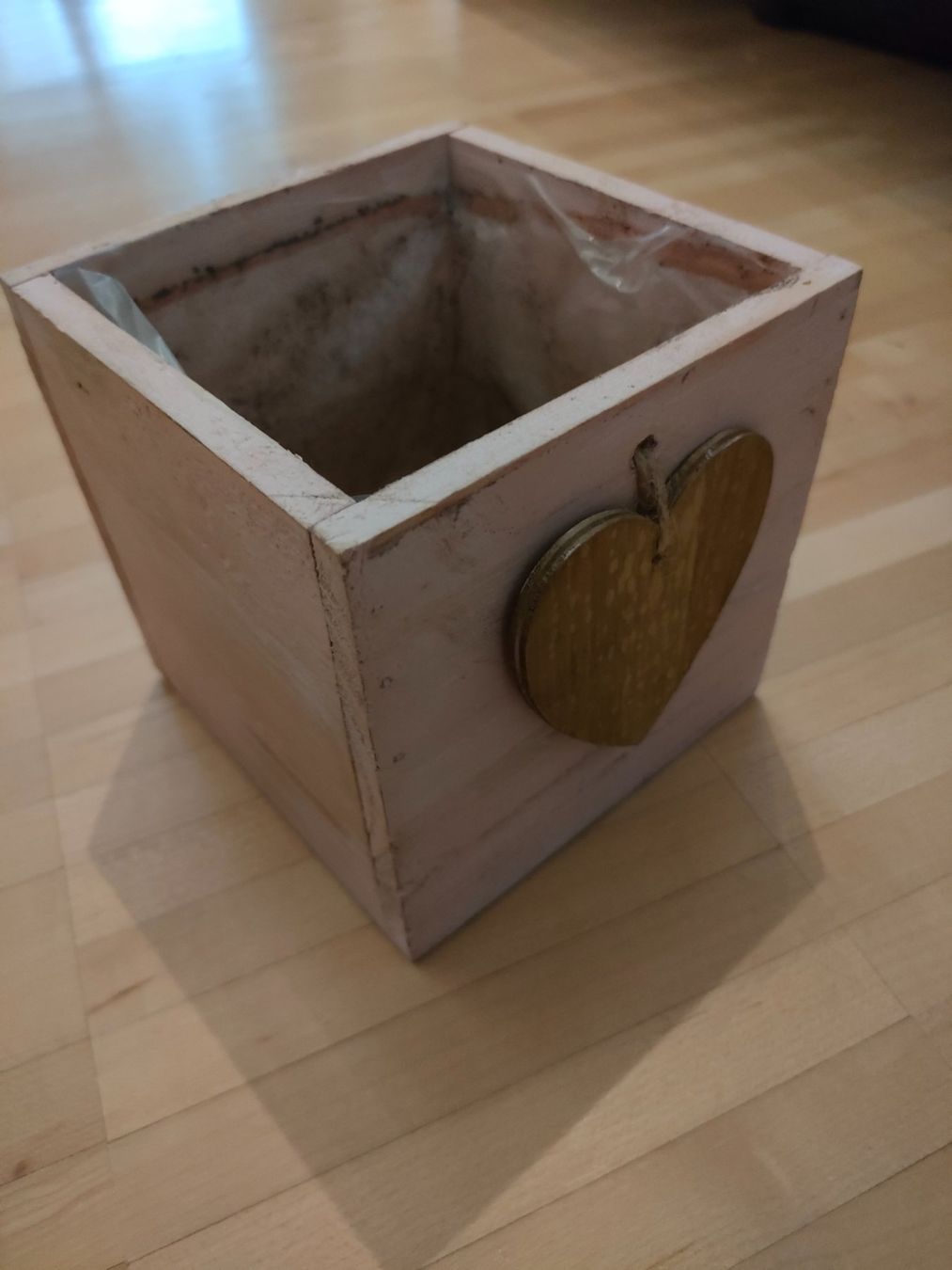 Vasi per fiori: Holz-Blumentopf mit Herz - Rosa – Usato da Wiesendangen venduto da s_er