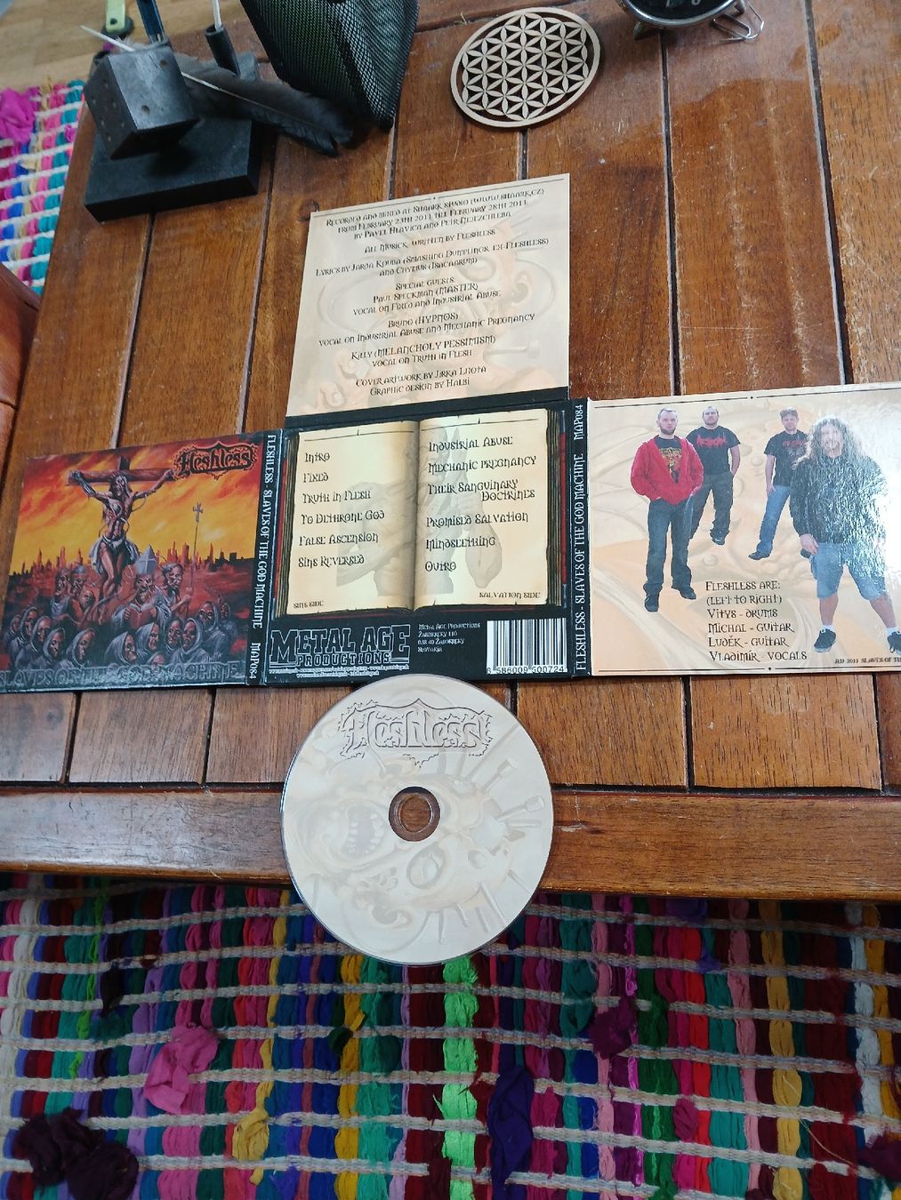CD: fleshless - slaves...(digi) – Usato da St-Cergue venduto da VeganWarrior