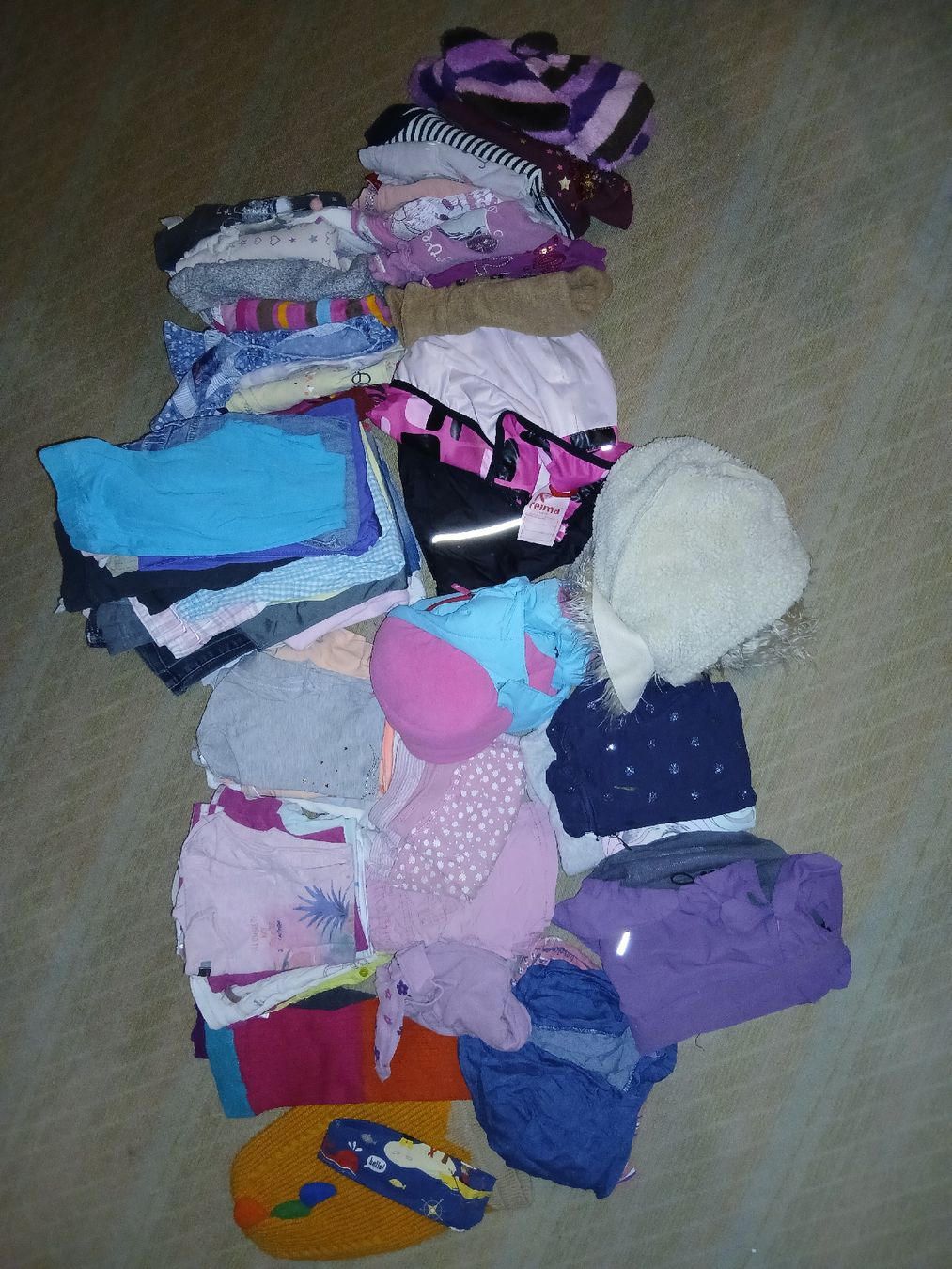 Lotti & Set di vestiti: Mädchenkleider Paket 128 – Usato da Giswil venduto da Abrakazebra