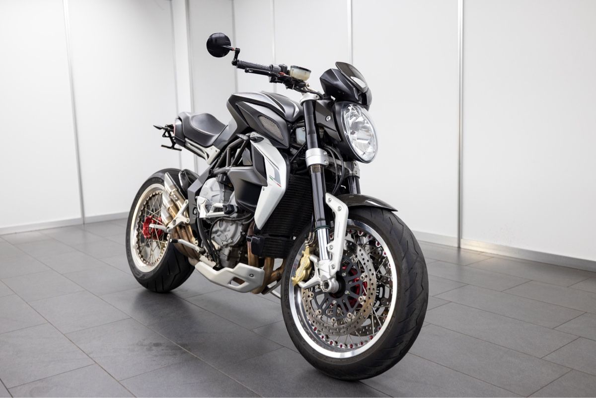 Strada: MV Augusta Dragster 800 – Usato da Berneck venduto da Kosarka23 4