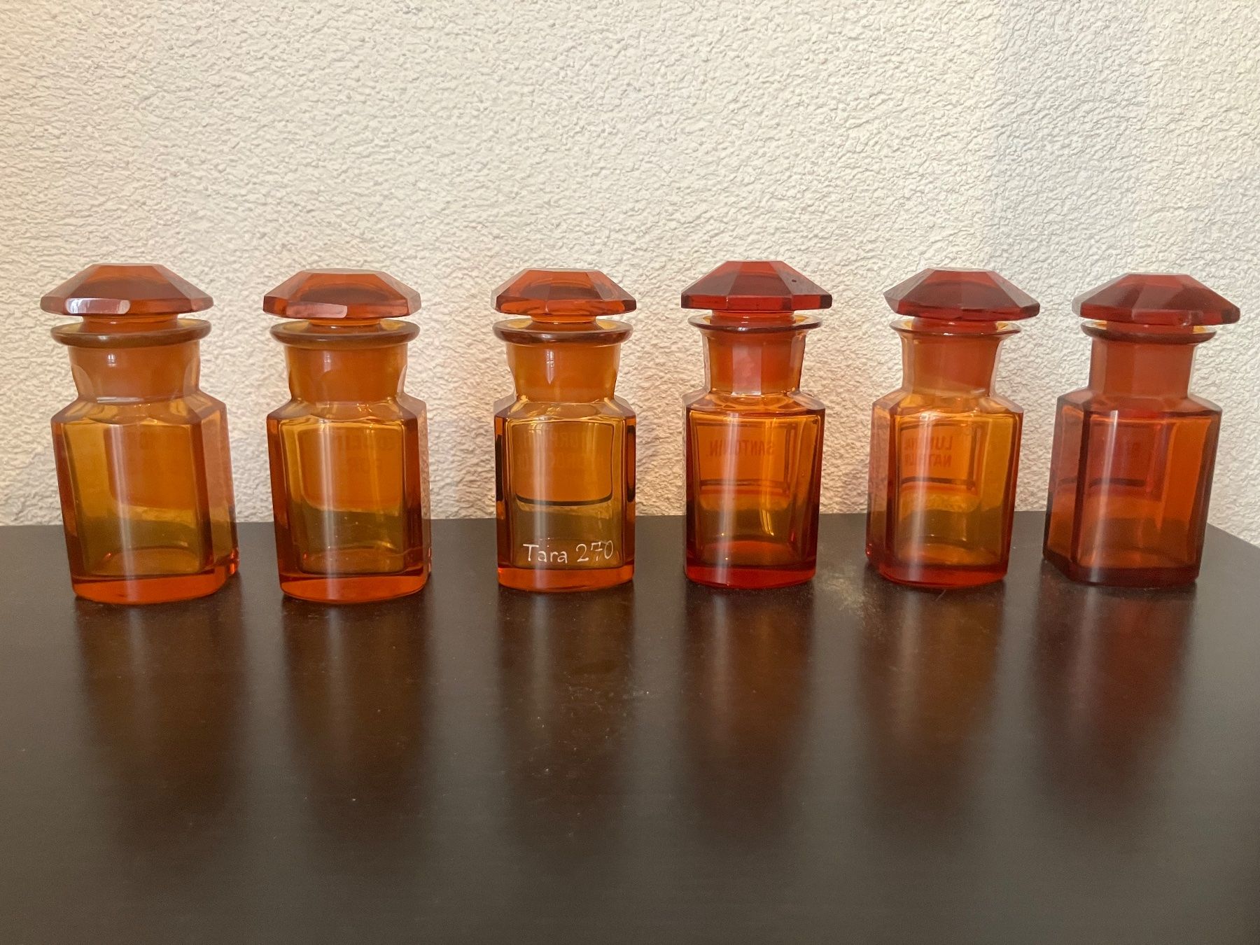 Gläser: 6 Antike Apothekergläser Braun Glas – Gebraucht aus Schlieren von  1