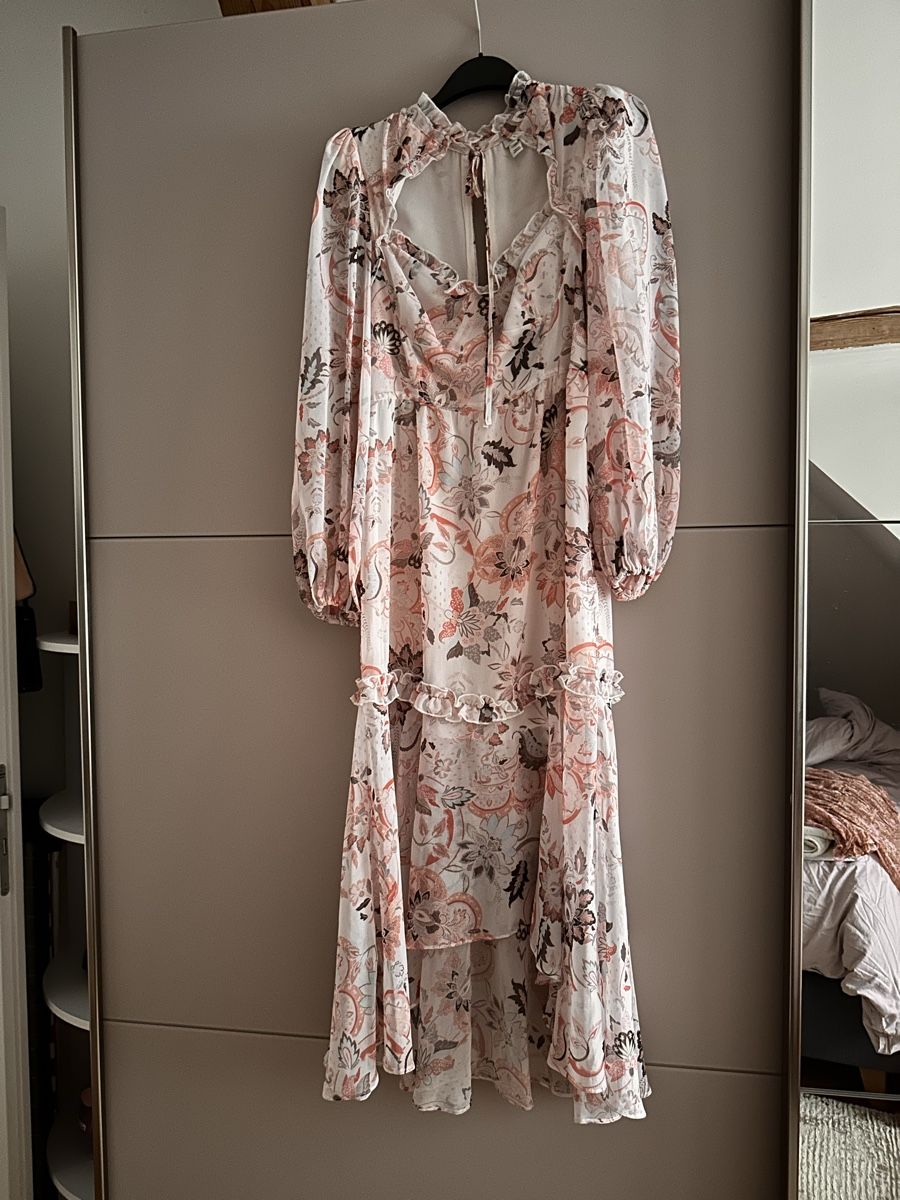 Vestiti: Neues, elegantes Maxikleid mit Blumenmuster, Grösse 34 – Nuovo (secondo la descrizione) da Bern venduto da WiederWert