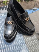 Chaussures plates noires vernies Zara, taille 39, été 2024.