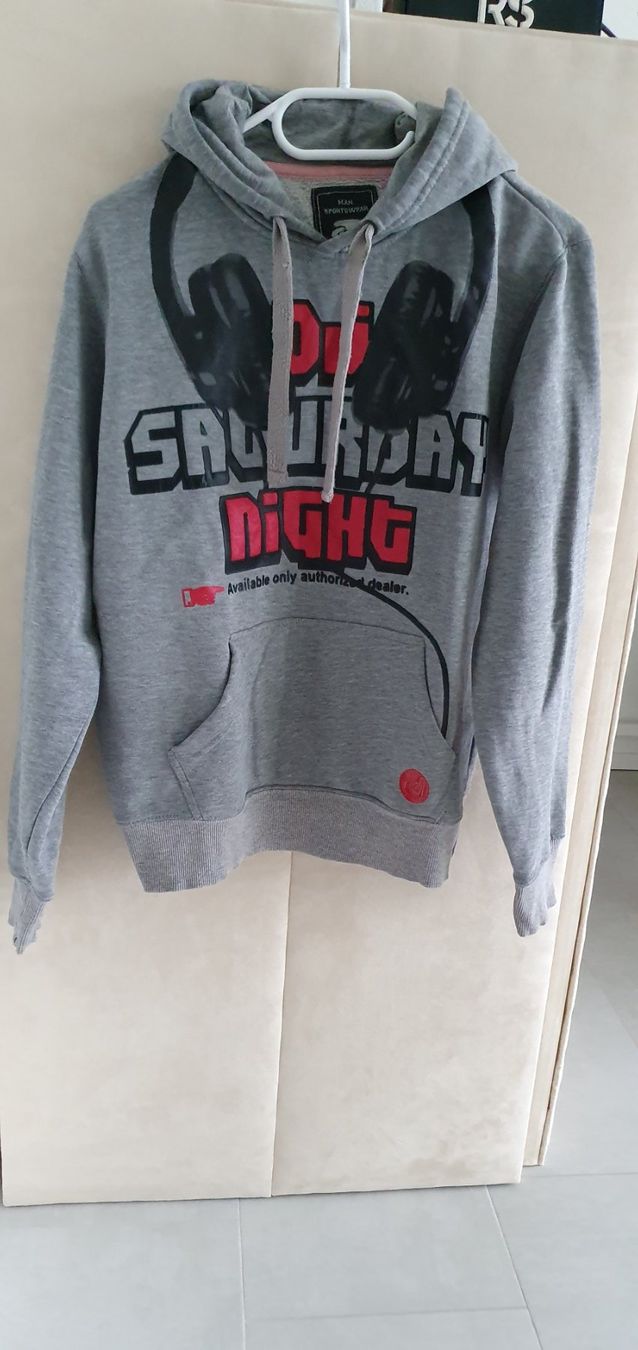 Pullover & Sweatshirts: Pullover Piazza Italia Saturday Night Grösse M. – Gebraucht aus Zürich von Leica.C89