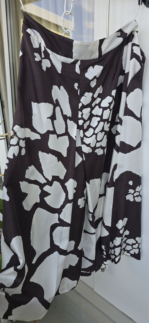 Max Mara Gonne: Max Mara Rock aus Seide. Gr. 40 – Usato da Zürich venduto da Olala_ 2