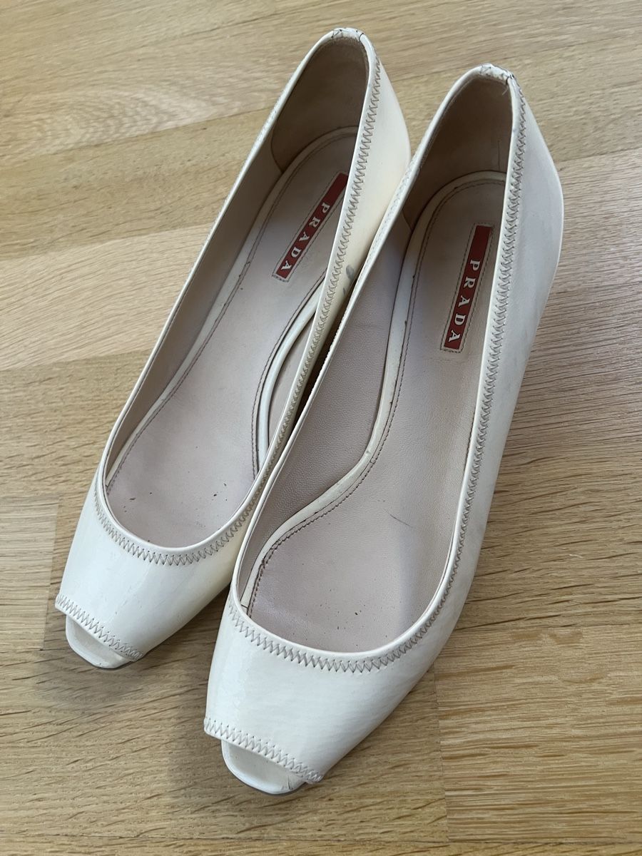 Prada Scarpe da donna: PRADA Peep Toe Patent Leather Beige Size 39 Used – Usato da Urdorf venduto da fre_8xmr