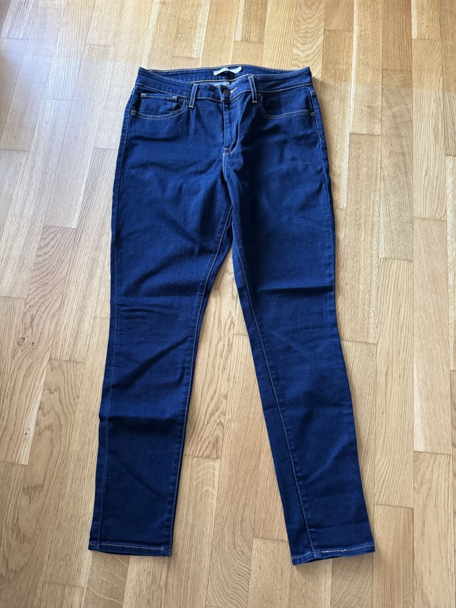 Levi's Jeans: Levi's Damen Jeans, dunkelblau Grösse 31 – Gebraucht aus Neuenkirch von Stumb