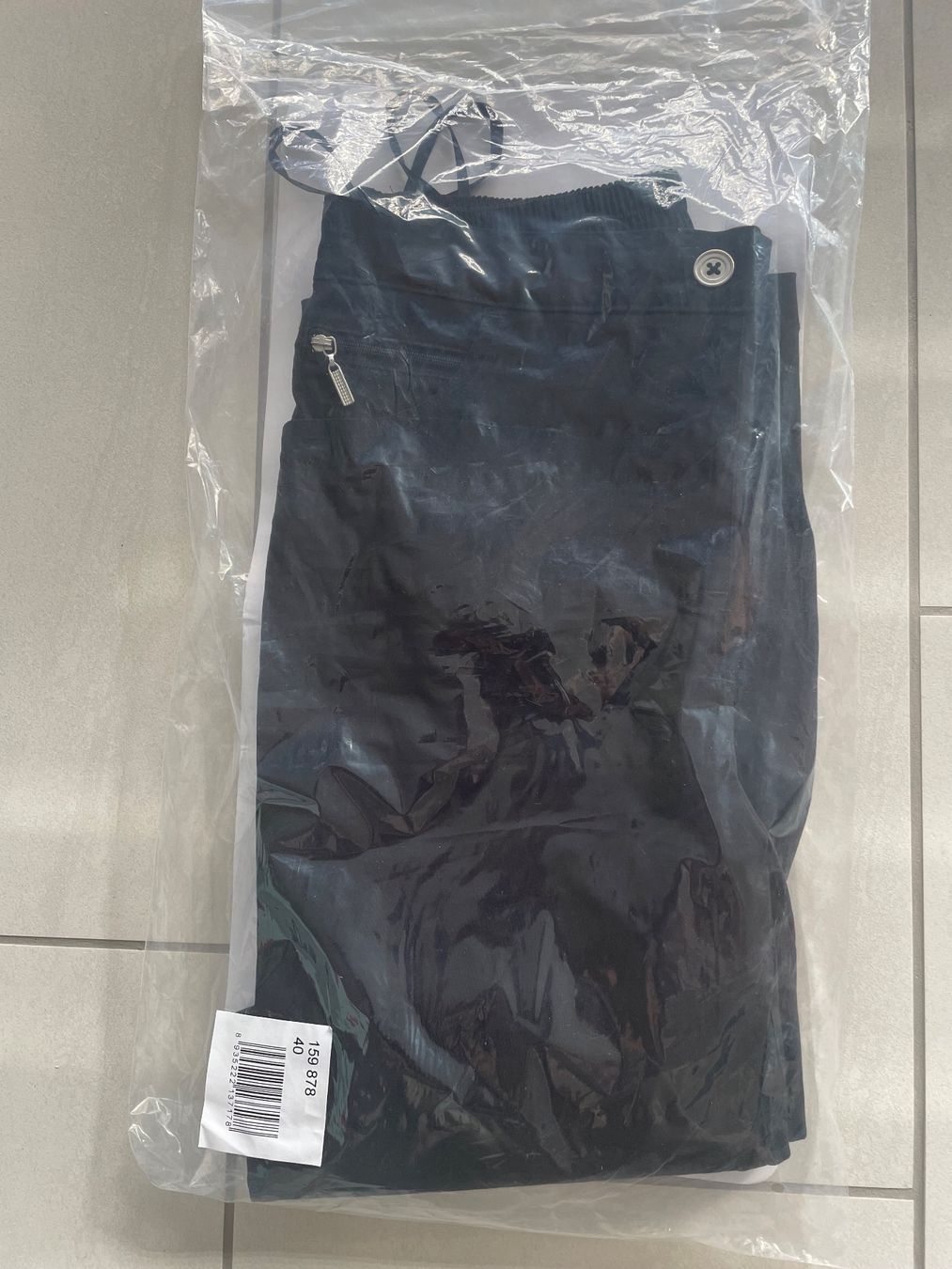 Pantaloni: Schwarze Damenhose originalverpackt Gr 40 – Nuovo e nell'imballaggio originale da Rüti ZH venduto da Tal_ga6N 4