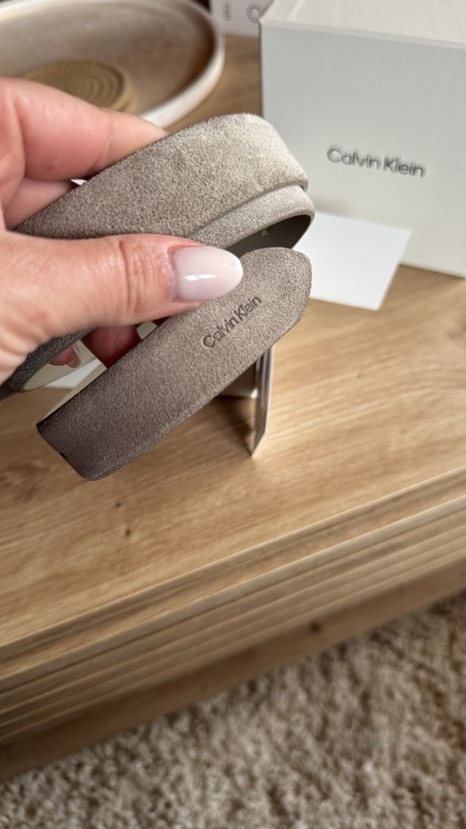 Calvin Klein Cinture: Calvin Klein Gürtel Taupe – Nuovo e nell'imballaggio originale da Surcasti venduto da Lenkita 1