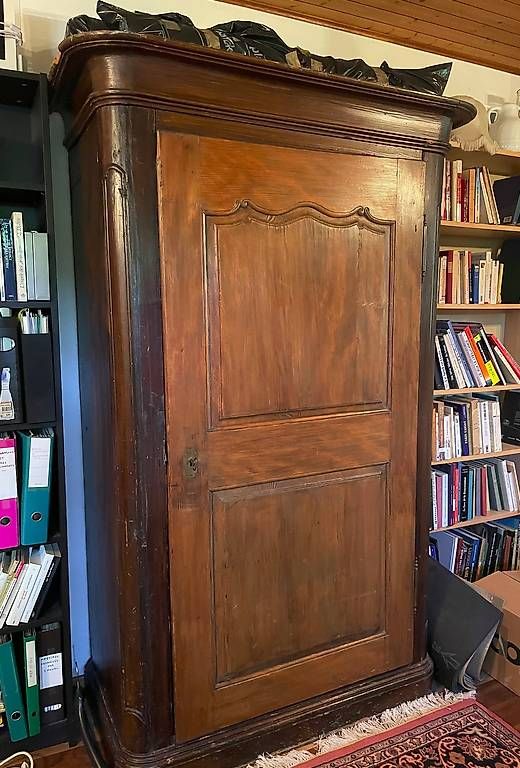 Schränke: Armoire bois massif, démontable – Gebraucht aus Lausanne von s_m_65lm