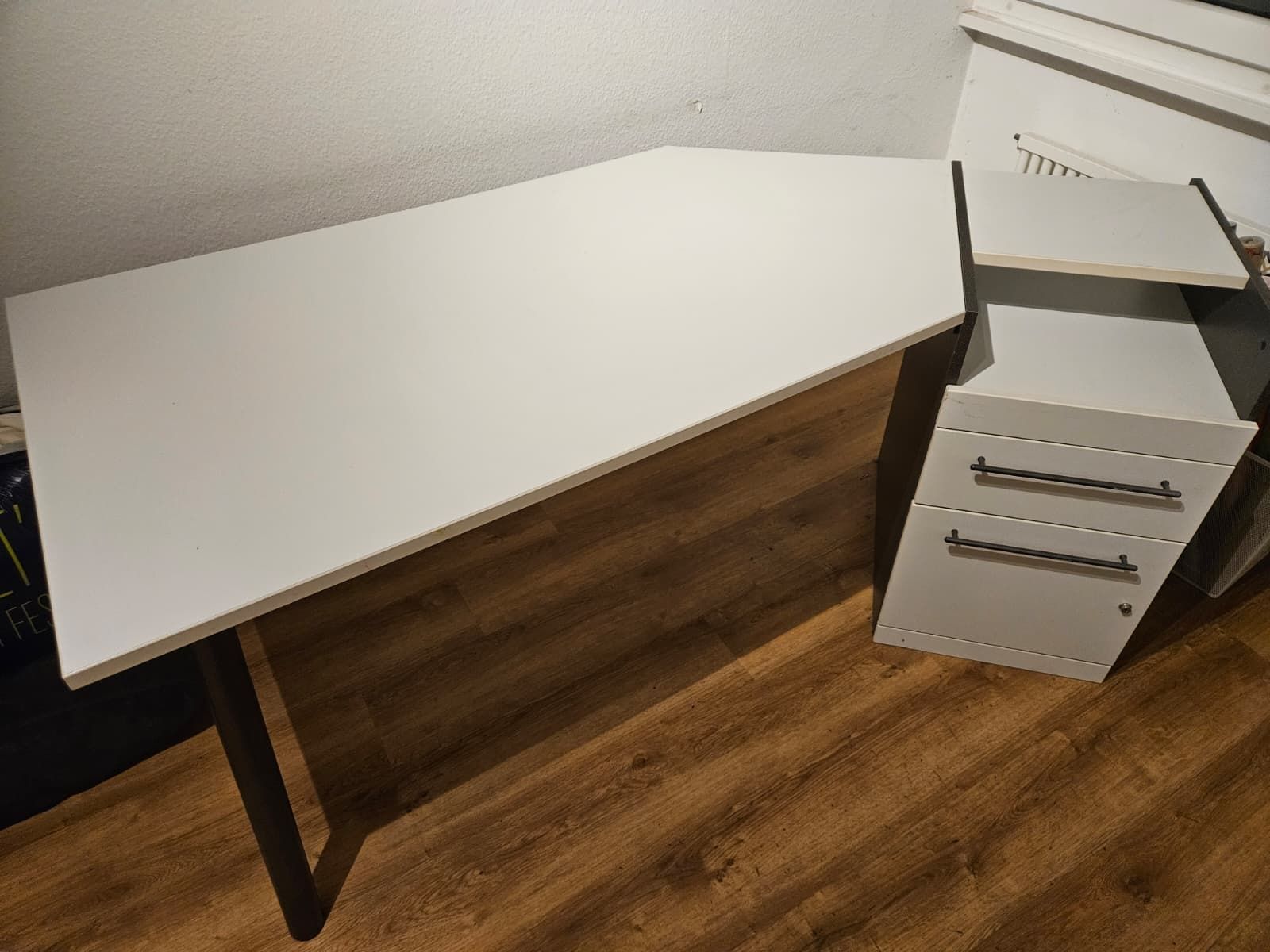 Schreibtische: Bürotisch gratis – Gebraucht aus Cham von jas_69tn