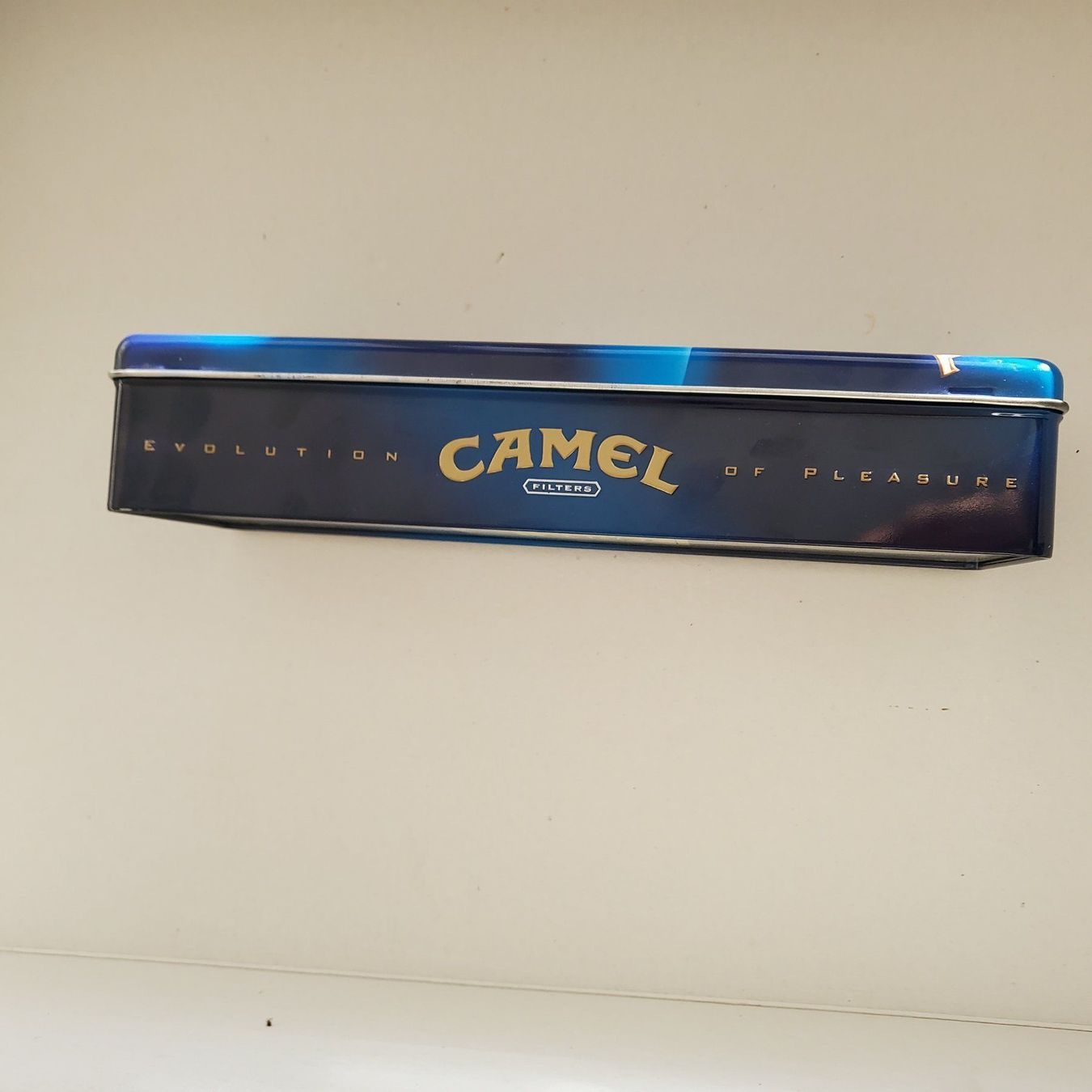 Camel Tabacchi: Camel 90 anniversary 200 US eine Stange Zigaretten Blech Box – Usato da Unterägeri venduto da 0alfa0 2