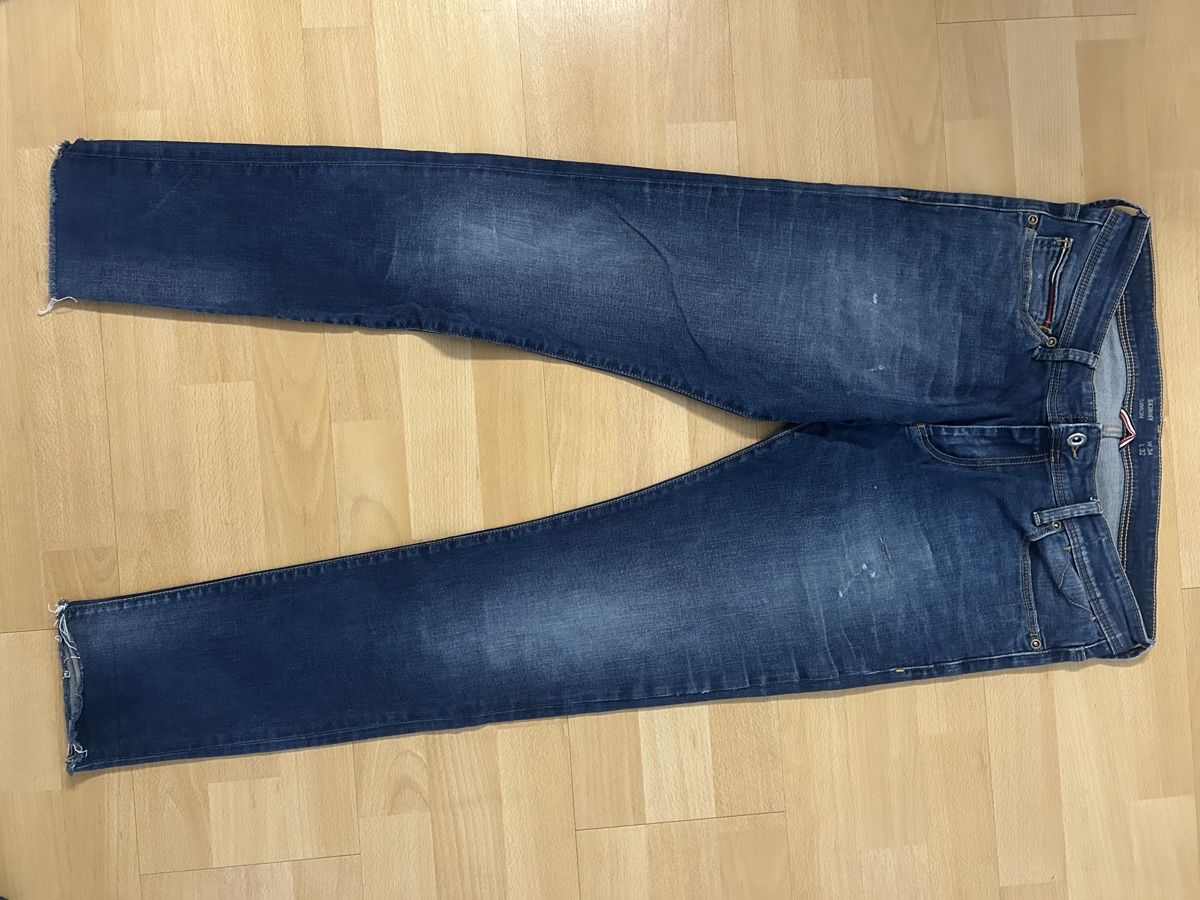 Tommy Hilfiger Jeans: Tomy hilfiger Jeans  – Usato da Geuensee venduto da nosliv