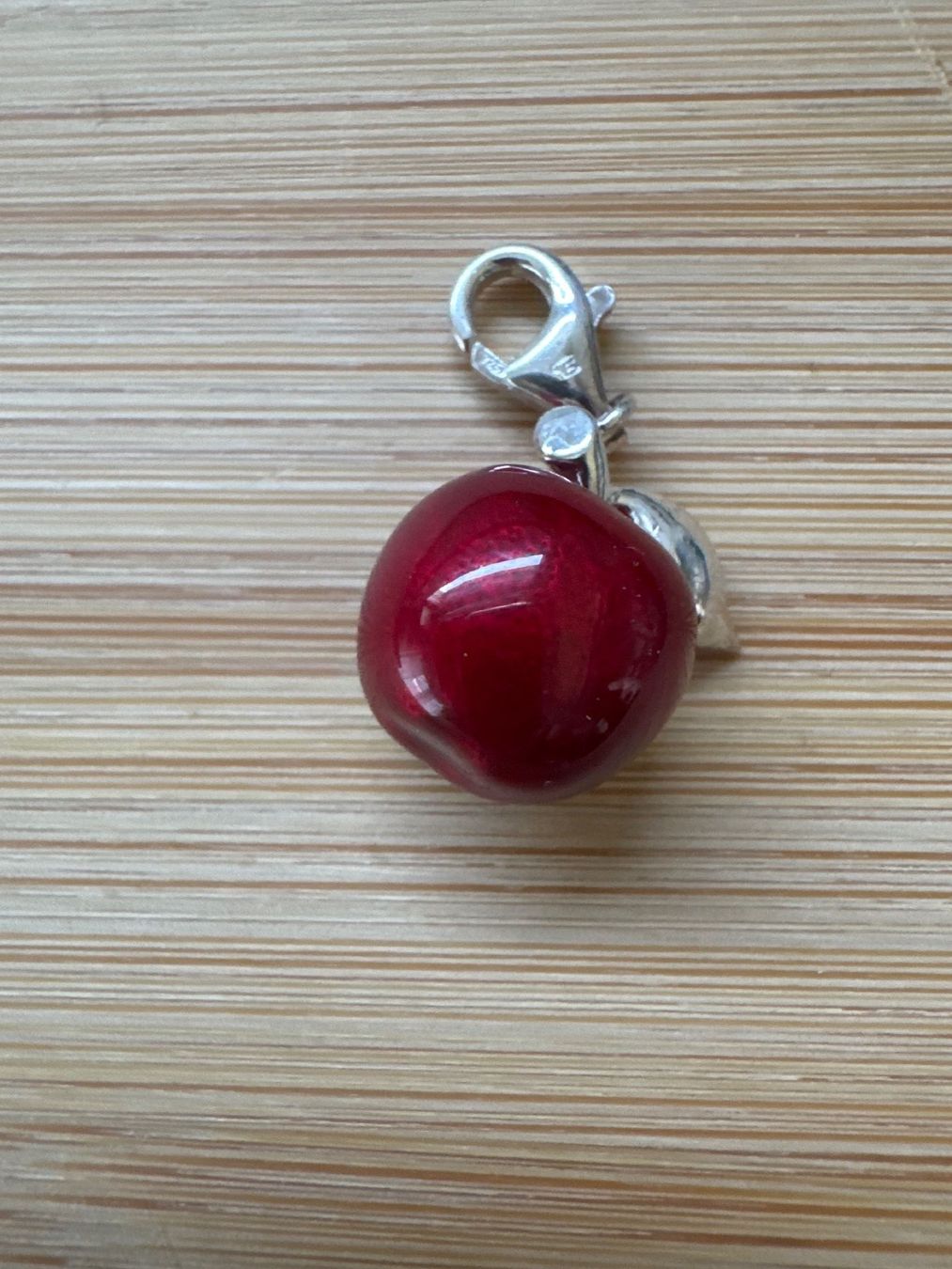 Thomas Sabo Ciondoli: Pendentif Thomas Sabo pomme – Usato da Saillon venduto da DelphineZ