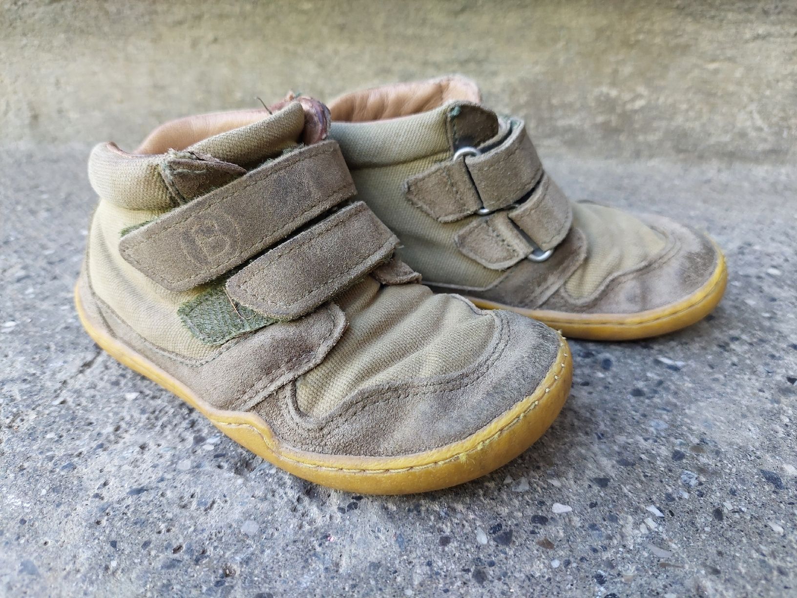 Superfit Schuhe für Jungen: Barfussschuhe Superfit Gr. 22 – Gebraucht aus Schiers von ursel91