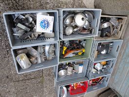 Lot de pièces pour anciennes voitures