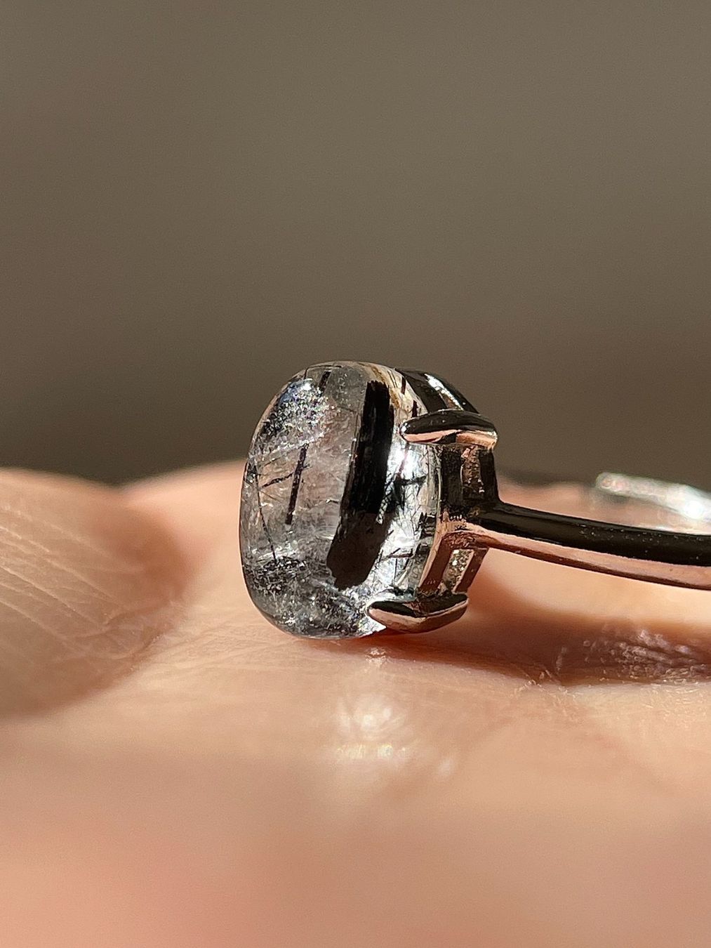 Anelli: 100 % echter schwarzer Rutilquarz-Ring – Edelsteinring. – Nuovo e nell'imballaggio originale da Schiers venduto da sisikristall 2