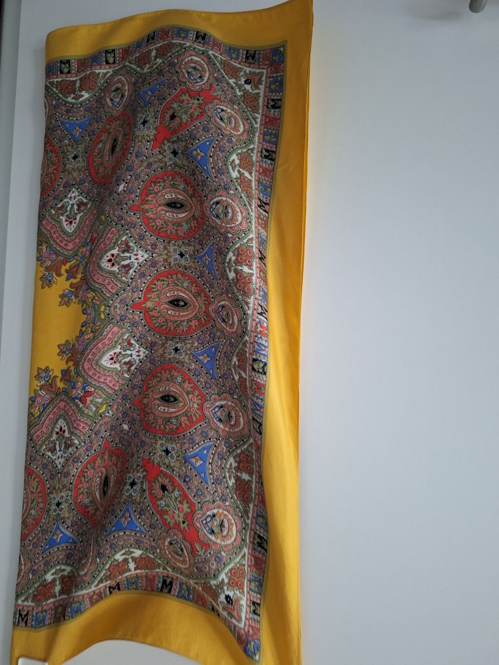 Foulard & Sciarpe: Tuch, bunt – Usato da Mühlethal venduto da prackendorf 1