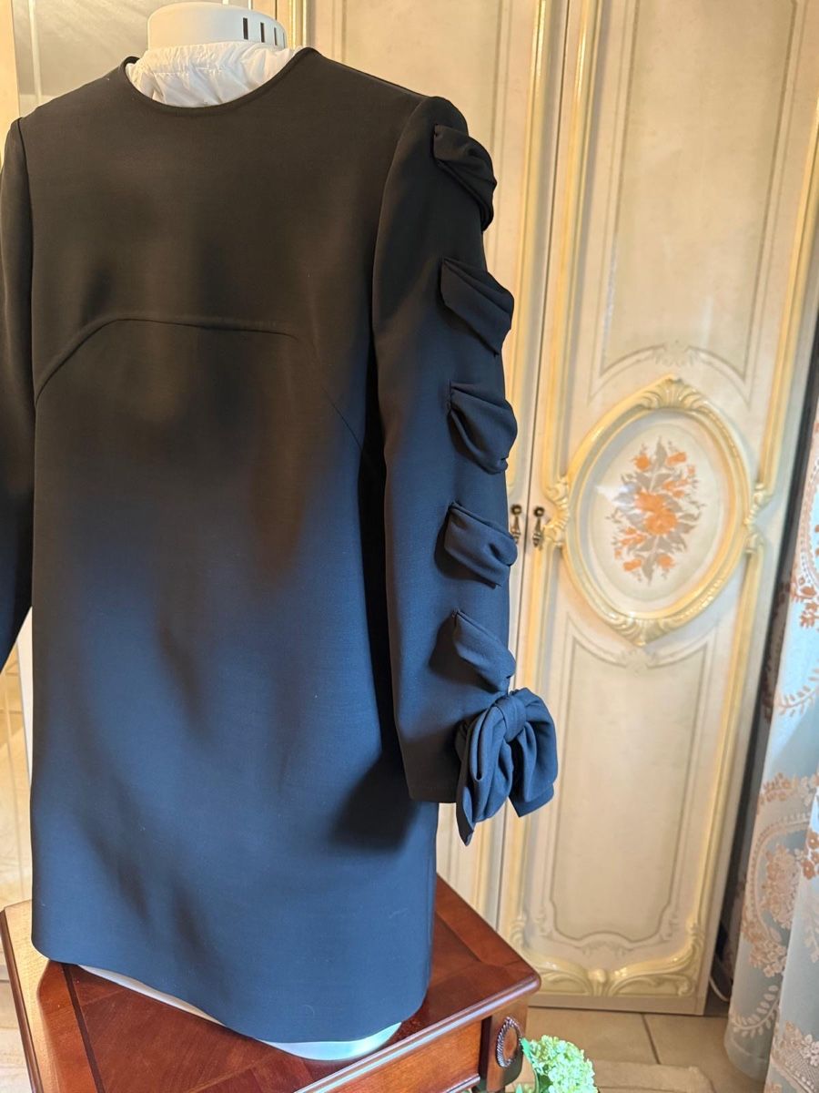 Valentino Vestiti: Valentino Kleid, Schwarz, Gr. 46 – Nuovo (secondo la descrizione) da Wangen ZH venduto da tel_gxb5 2