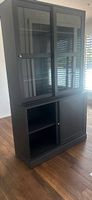 Vitrinenschrank schwarz