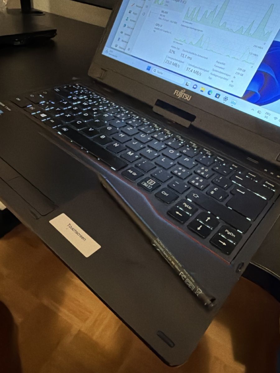 Fujitsu Notebook: Fujitsu Core i7 Laptop – Usato da Dällikon venduto da YOTECH 2