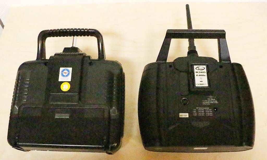 Telecomando: 2 Fernsteuerungen – Usato da Mörschwil venduto da Ferrari-V8 1
