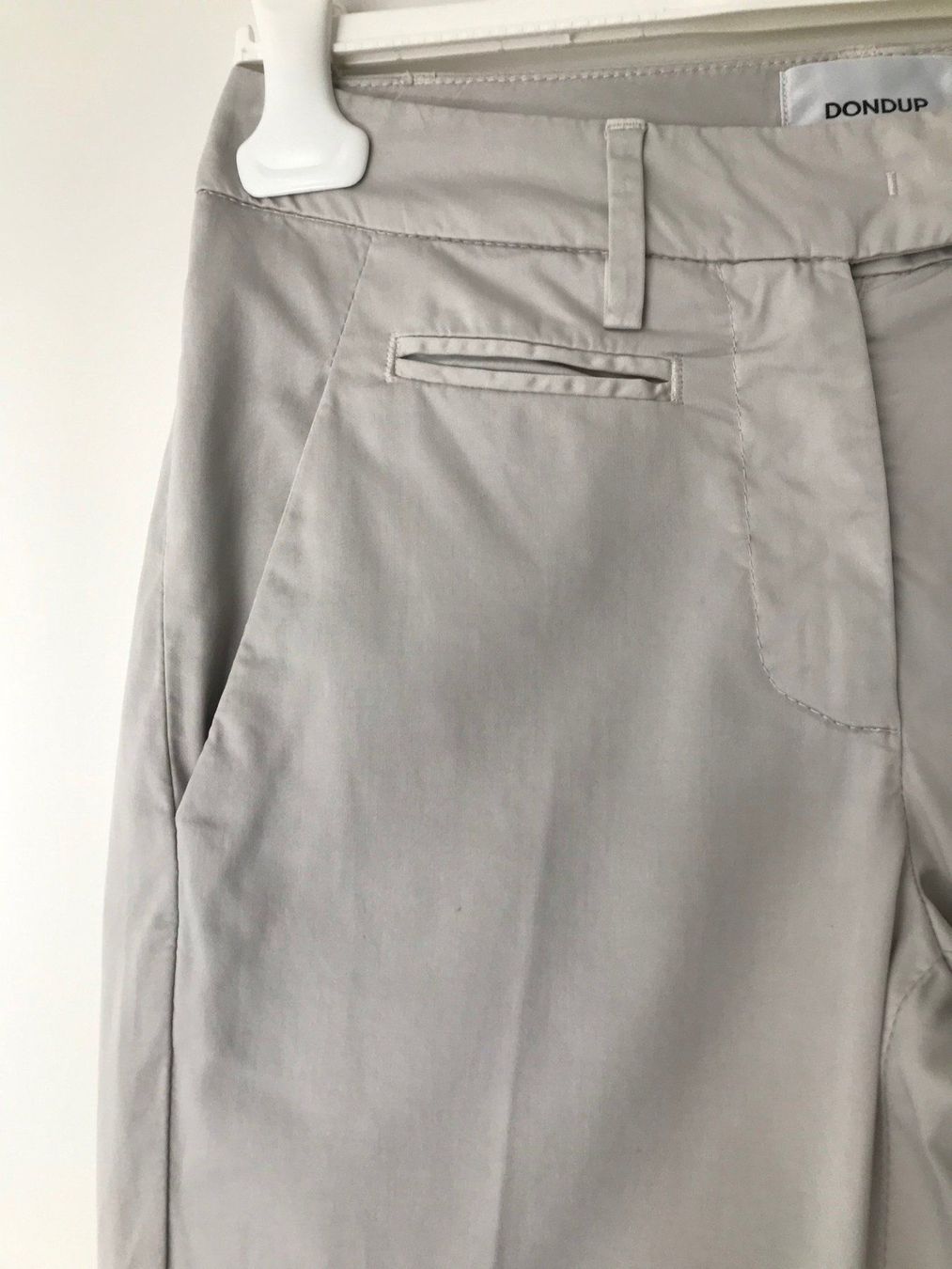 Dondup Pantaloni: Hose von Dondup,  Gr. 25, hellgrau – Nuovo (secondo la descrizione) da Kilchberg venduto da boudoir076 1