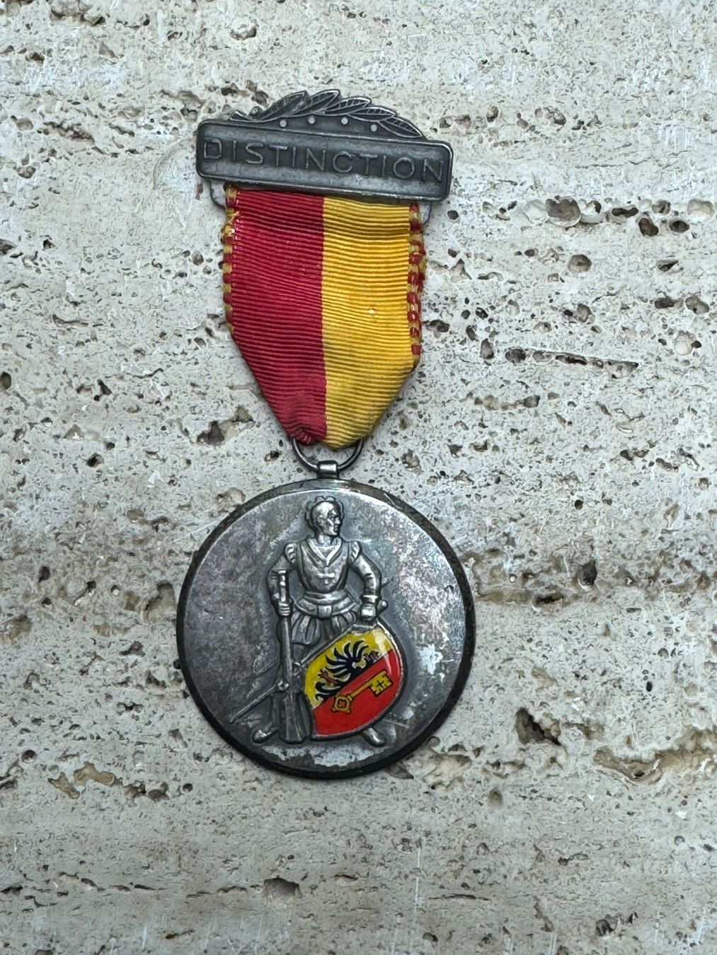 Swiss Placchette & Badge: Medaille DIstingtion Geneve Police Kramer – Usato da Genève venduto da Atelier.Curio