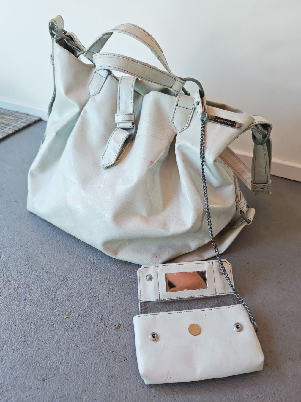 Freitag Taschen für Damen: Freitag Tasche Reference Line hellgrau – Gebraucht aus witterswil von legoleon 1