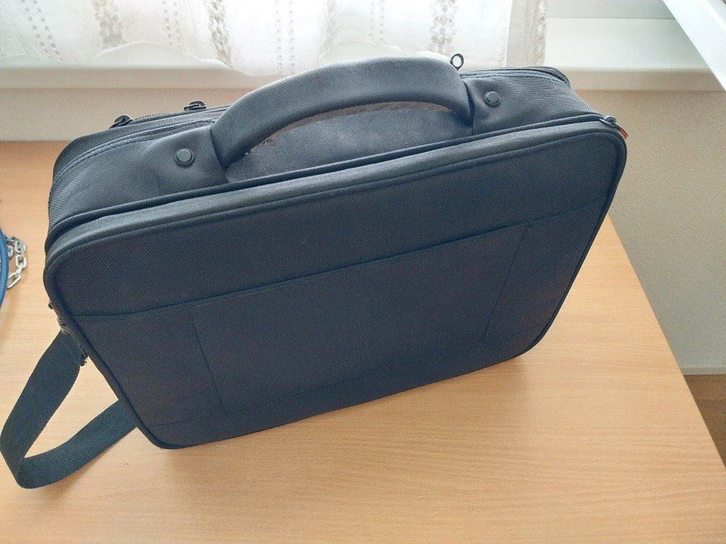 Fujitsu Borse: Laptoptasche Fujitsu schwarz – Usato da Goldau venduto da feh_2qvj 3