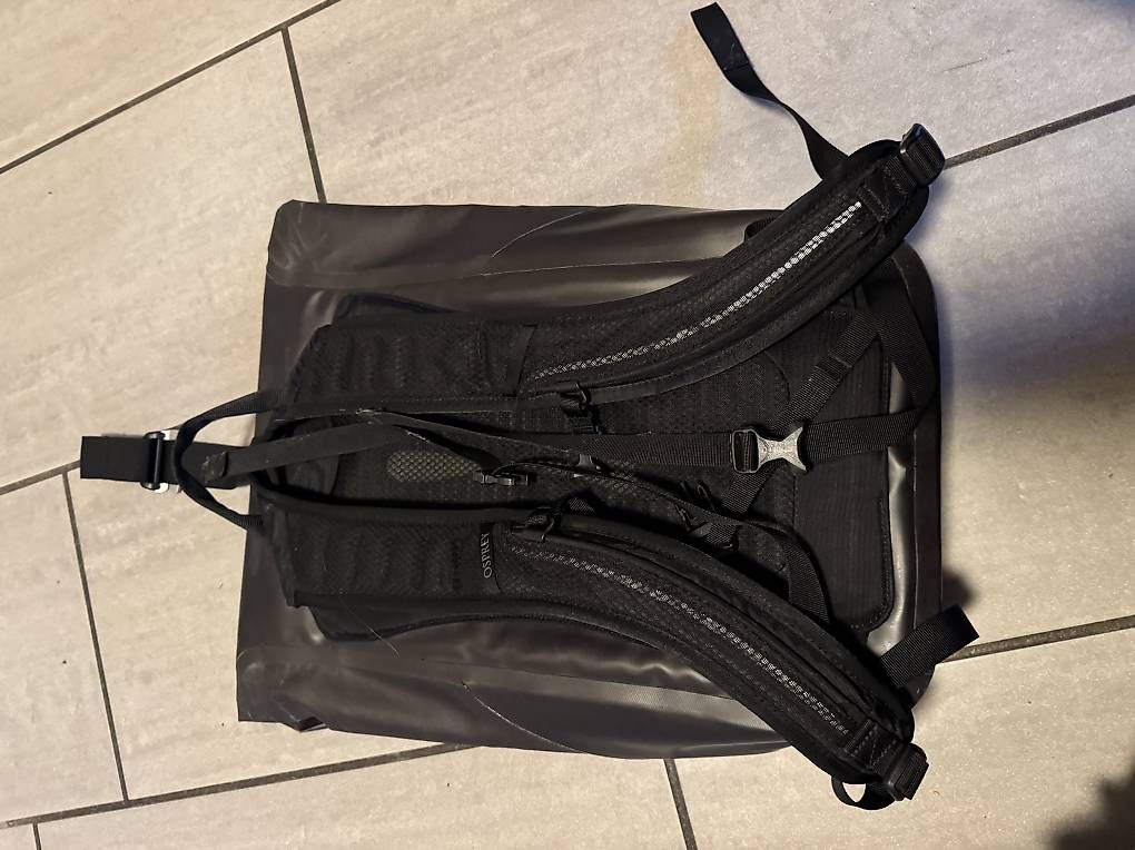 Sacs à dos: Rucksack wasserabweisend – D'occasion à Langnau i. E. par aruntara 1