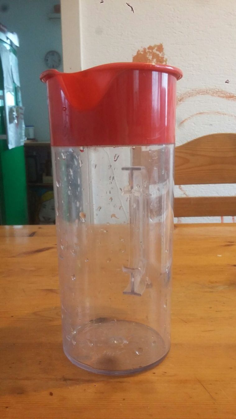 Recipients et similaires: 2 pots en plastique. – D'occasion à Miecourt par Marly1 4